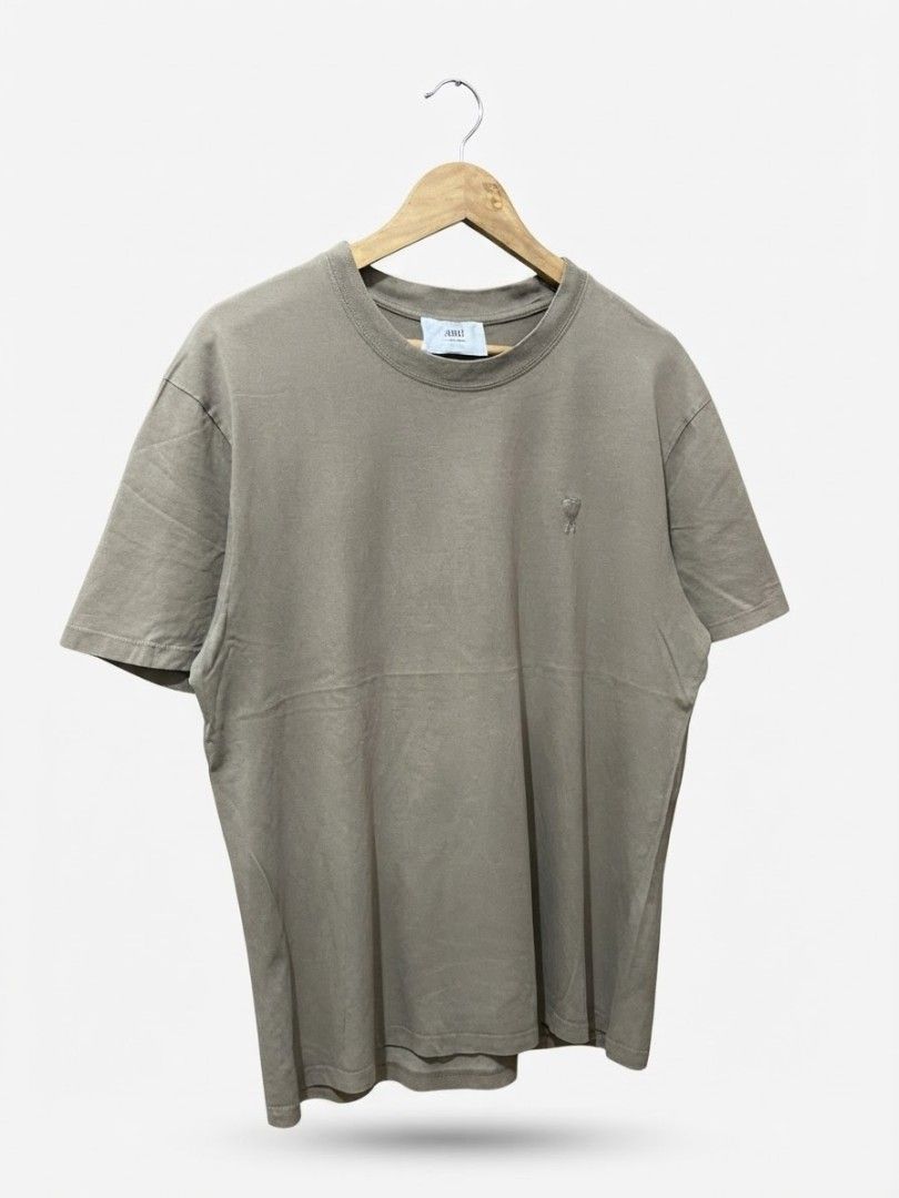 Ami authentic (Category: Tshirts & Polo Shirts ) located in Alaminos. Submitted by stafits4youuu (Listing ID 1466465916, Image 1). Description: 21x27 cut washtag authentic excellent medium to large.