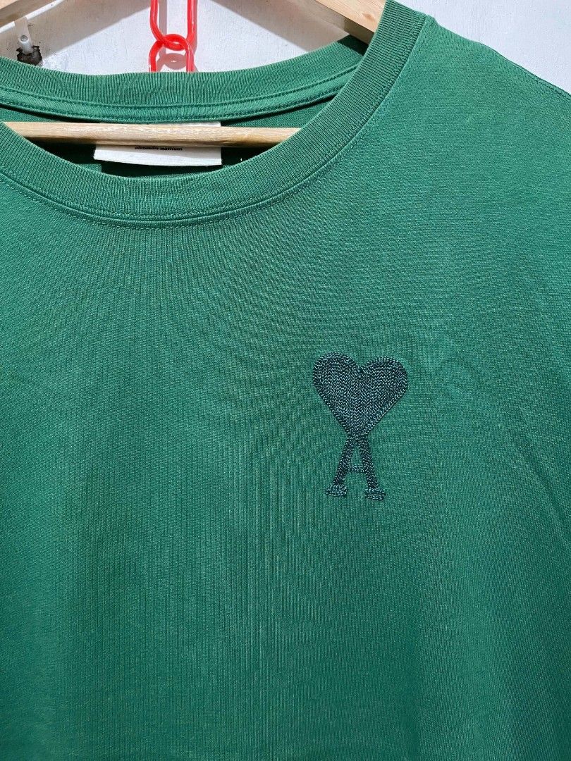 AMI PARIS T SHIRT (Category: Formal Shirts) located in Leyte. Submitted by thriftflip2 (Listing ID 1466352088, Image 2). Description: AMI PARIS T SHIRT EMBROIDERY DESIGN BOXY TYPE SIZE LARGE TO SEME XL WIDTH 22 LENGTH 28 NO ISSUE OFF/LEGIT.