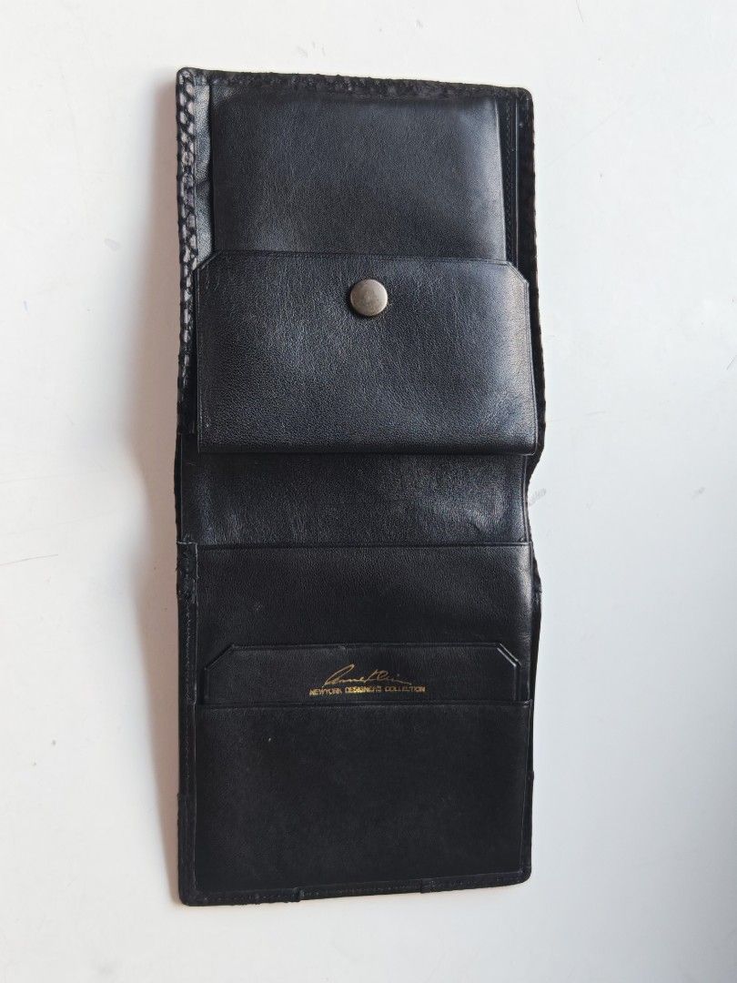 Anne Klein New York Designer Wallet (Category: Wallets & Card Holders) located in Cavite. Submitted by zekesfinds (Listing ID 1466436190, Image 3). Description: .