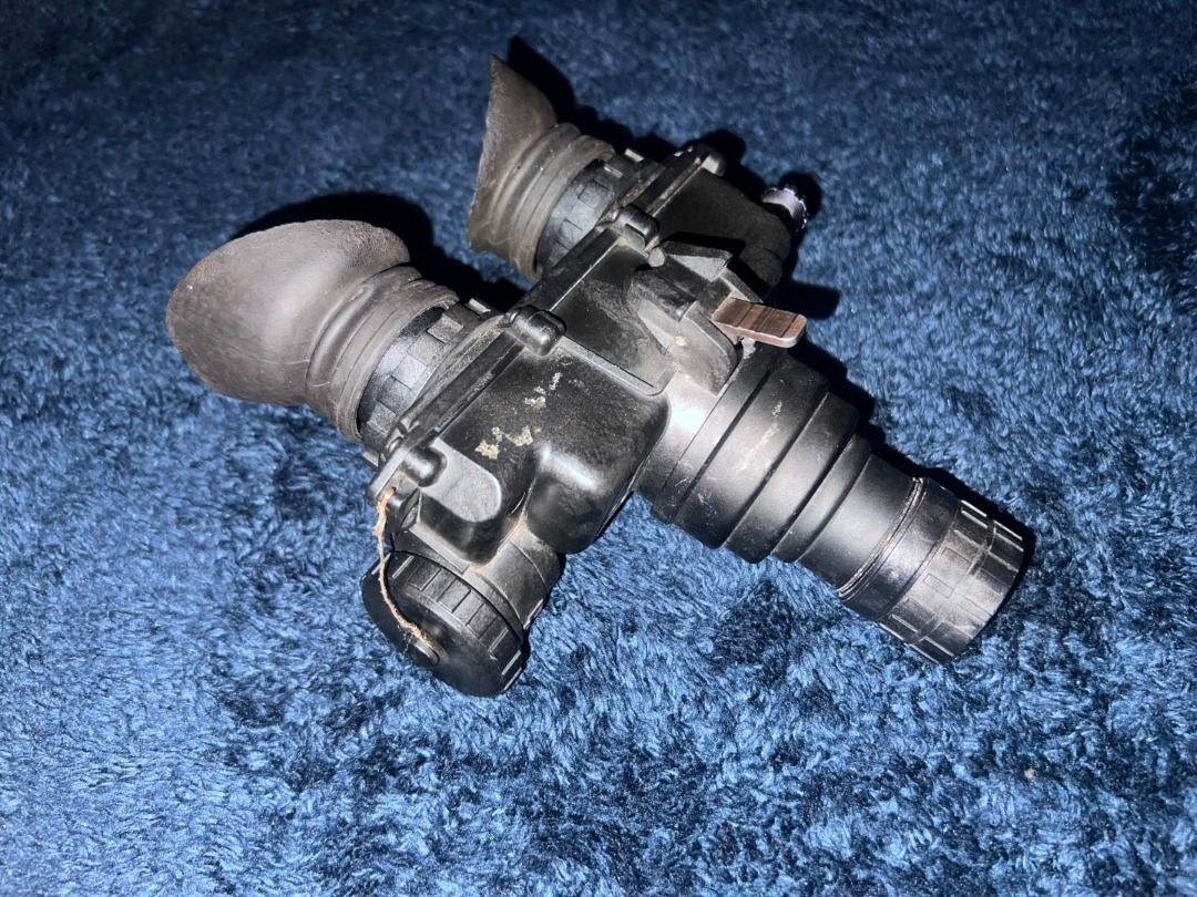 AN/PVS-7B (Category: Other Gadgets) located in Quezon City. Submitted by carlospalapal (Listing ID 1466516840, Image 3). Description: Complete WorkingHousing with working IR flashlight Inclusions: Lens Cap Bag No Phosphor Tube Included .