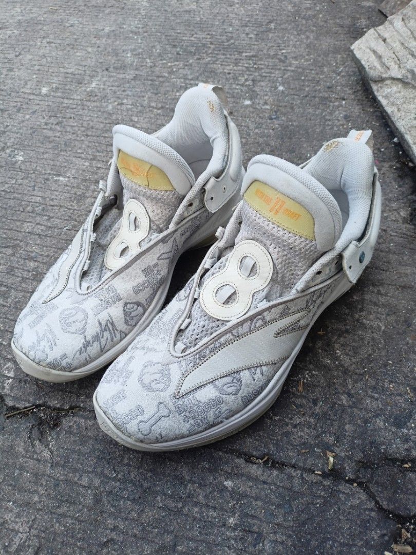 ANTA KT8 ROCCO Shoes (SIZE 15) (Category: Sneakers) located in Manila. Submitted by nozhkiejre64688 (Listing ID 1466394080, Image 2). Description: Sa mga naghahanap ng big size .. ANTA KT8 ROCCO SHOES SIZE 15 .. GOOD CONDITION .. ISSUE ..LAST 2 PIC AND NO LACE ... PM LNG PO .. - Brand: ANTA Basketball - Colorway: White and cream with all-over signature graphic print - Branding: Bulldog logo on right heel, GH logo on left, Number 8 on tongue - Tec