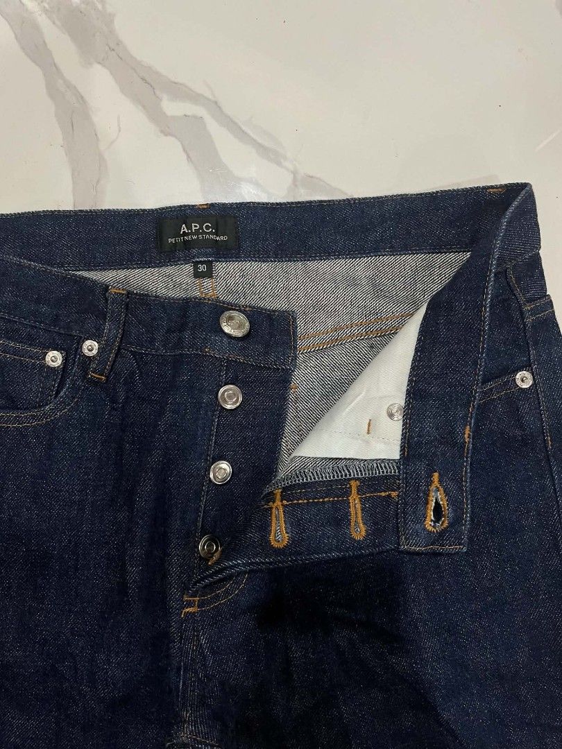 APC SELVEDGE DENIM (Category: Jeans) located in Tagum. Submitted by kharldavid38916 (Listing ID 1466438400, Image 3). Description: want to sell APC selvedge denim Button Fly 30 - 31 wasit 39 - lenght 6.5 - leg open Like new No issues unli vc / vouch.