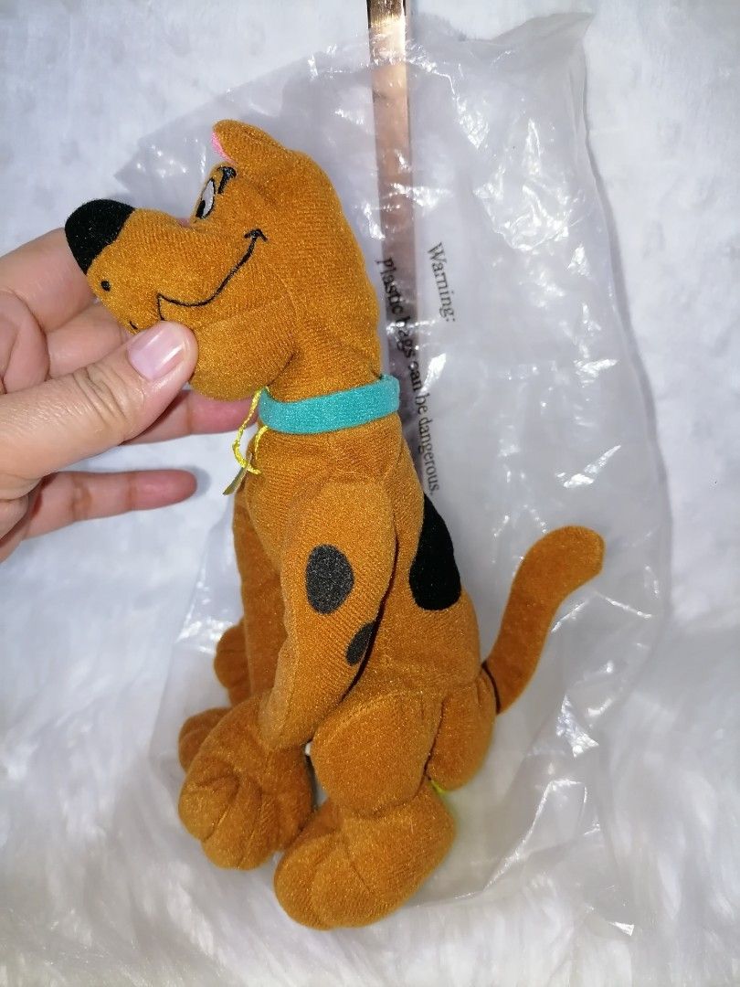 Applause Scooby-Doo Poseable Plus Toy (Category: Plushies & Soft Toys) located in Butuan. Submitted by az-branded.items (Listing ID 1466337156, Image 2). Description: Plus toy from 1999 New with plastic binuksan ko lang for picture. Authentic item From Japan.