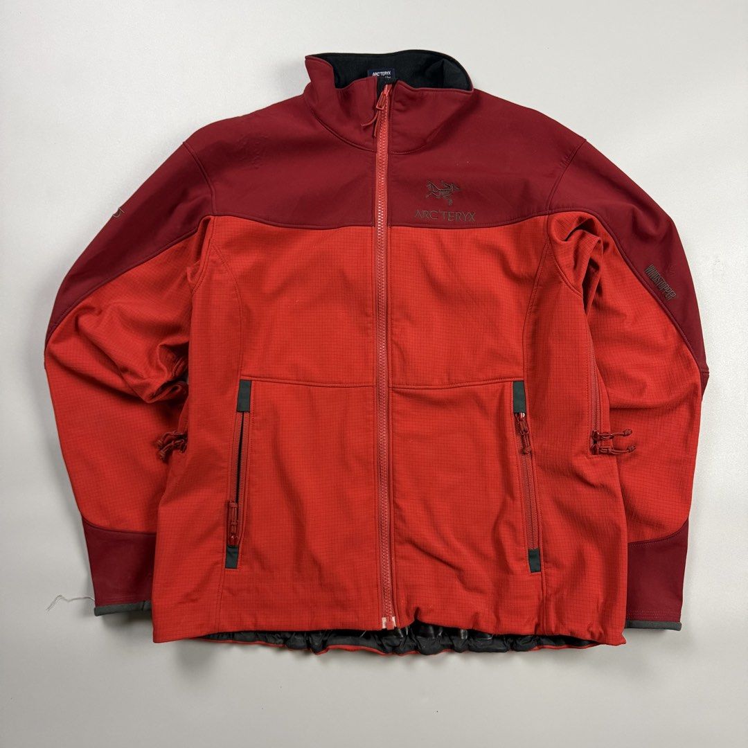 Arc'teryx sigma ar windstopper (Category: Coats, Jackets and Outerwear) located in Cavite. Submitted by epiboie (Listing ID 1466533342, Image 1). Description: Vintagw Acteryx sigma ar windstopper Size medium womens Width 20 Length 24 Color rate: 9.5/10 excellent condition Issue: reinforced hem 3480 - .