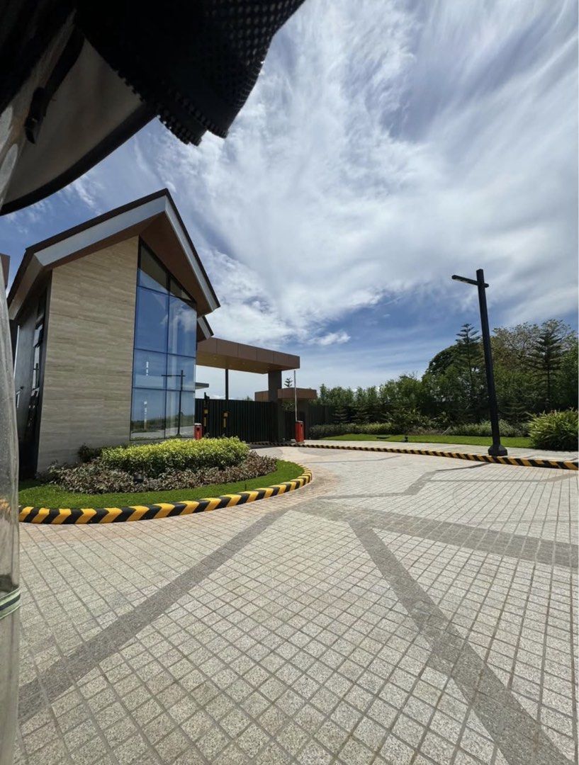 ARDEN BOTANICAL VILLAGE LOT (Category: House & Lot) located in Manila. Submitted by sunflowershoppp (Listing ID 1466386378, Image 2). Description: Arden Botanical Village-Highend Village in Cavite First botanical theme township/estate featured by Korina Sanchez 421sqm prime corner lot 12m Best deal Pre-selling price Owner seller No to agents.