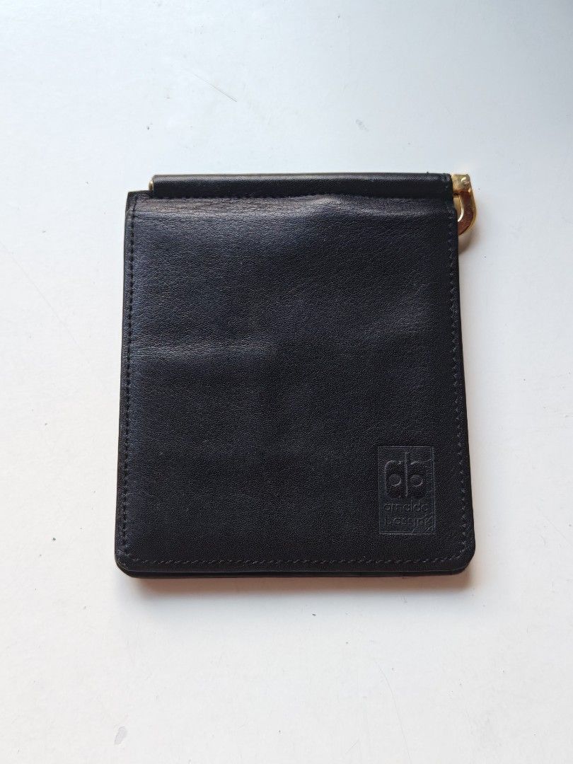 Arnaldo Bossini Genuine Leather Wallet (Category: Wallets & Card Holders) located in Cavite. Submitted by zekesfinds (Listing ID 1466438130, Image 1). Description: .