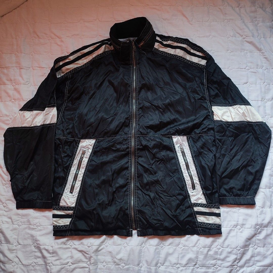 ASICS Retro Black White Windbreaker (Category: Coats, Jackets and Outerwear) located in Santa Cruz. Submitted by oreosthrift.co (Listing ID 1466419619, Image 2). Description: PRELOVED CLOTHING † handpicked & carefully selected quality pieces • affordable prices DM to claim 📩.