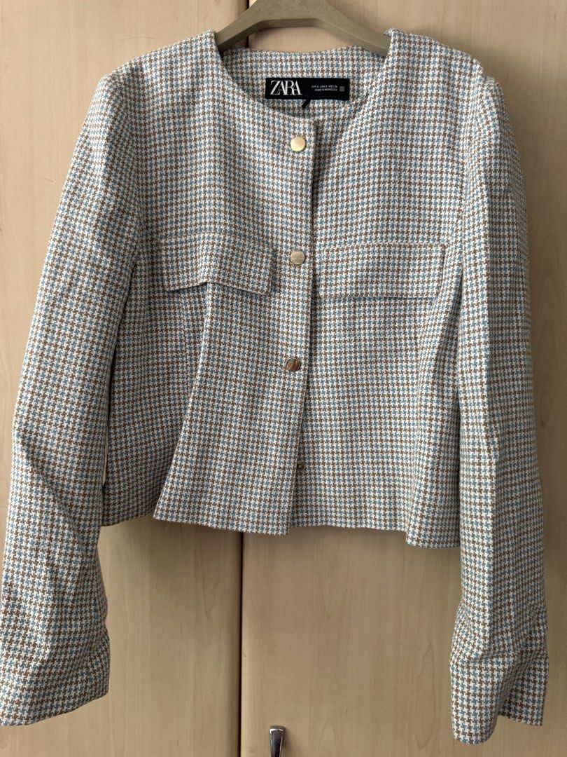 AUTH ZARA NICE BROWN AND BLUE MINI HOUNDSTOOTH COLOR COMBINATION WITH ONE MISSING SNAP BUTTON JACKET TOP (Category: Coats, Jackets and Outerwear) located in Pasig City. Submitted by babyiceice (Listing ID 1466365463, Image 1). Description: NO MEETS UPS***NO TRADES***NO WHEN WORN PICTURE***NO MEASUREMENTS PLS READ THE DESCRIPTION CAREFULLY AND LOOK AT THE PICTURES POSTED, NO COMPLAINTS OR REFUND WILL BE ENTERTAINED WITH ANY OF THE FLAWS POSTED OR 