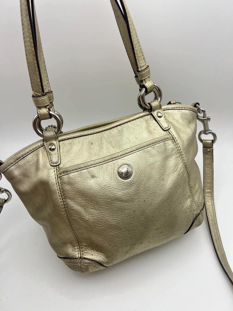 Authentic Coach small 2 way tote project (Category: Tote Bags) located in Cagayan de Oro. Submitted by borse_de_amore (Listing ID 1466400693, Image 2). Description: Authentic Coach small 2 way tote project Rank BC bawal sa maselan. Has rubs and spots. Dirt sa interior allso.. all working 🏷️1,000.