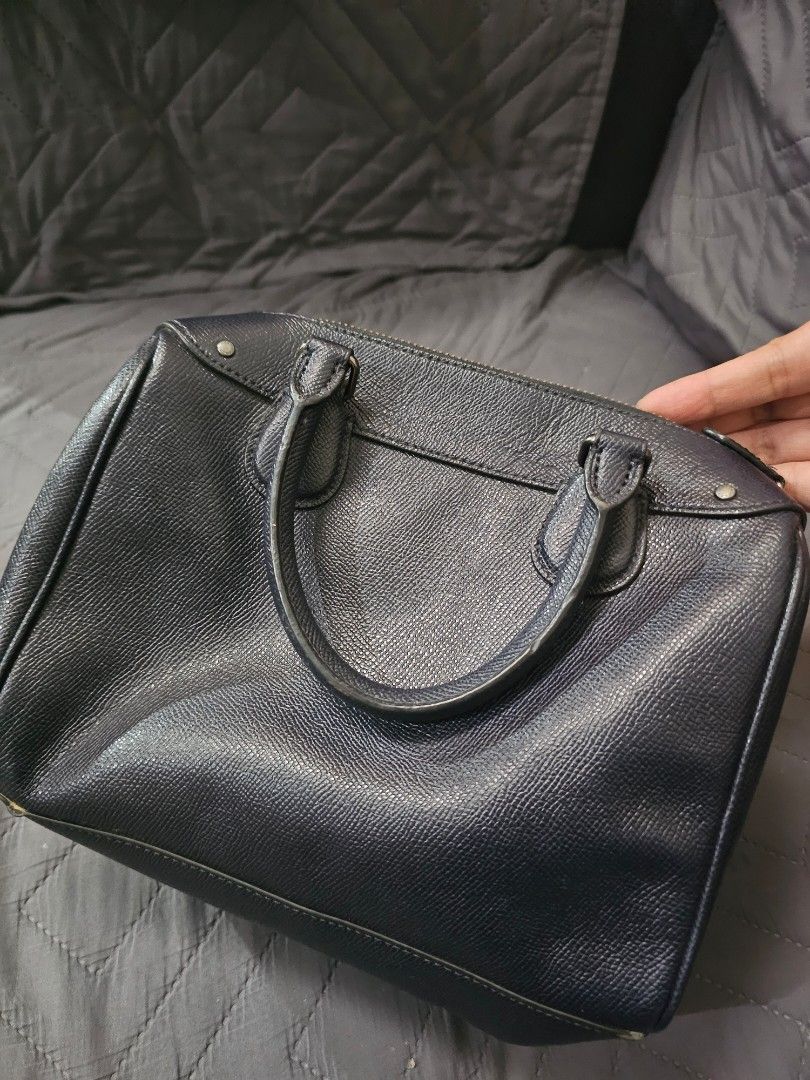 Authentic Coach Varsity Patches Bag (Category: Shoulder Bags) located in Manila. Submitted by shopaholicmimi (Listing ID 1466536284, Image 2). Description: 📍preloved and in good condition (please see photos) not ergo, legacy, vintage, soho, saddle, demi, zoe, carly, eastwest, patchwork, rare, canvas, signature, laurel, hobo, kili.