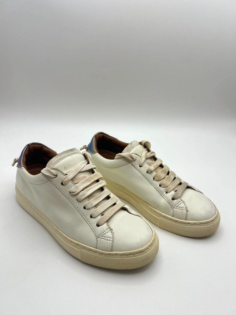 Authentic Givenchy womens sneakers (Category: Sneakers) located in Cagayan de Oro. Submitted by borse_de_amore (Listing ID 1466425189, Image 3). Description: Authentic Givenchy womens sneakers Rank B has visible signs of use and needs light cleaning lang size 36 womens. 🏷️3k only.