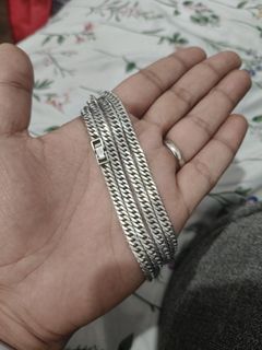 (Category: ) located in . Submitted by ec.finds (Listing ID 1466385771, Image 1). Description: .