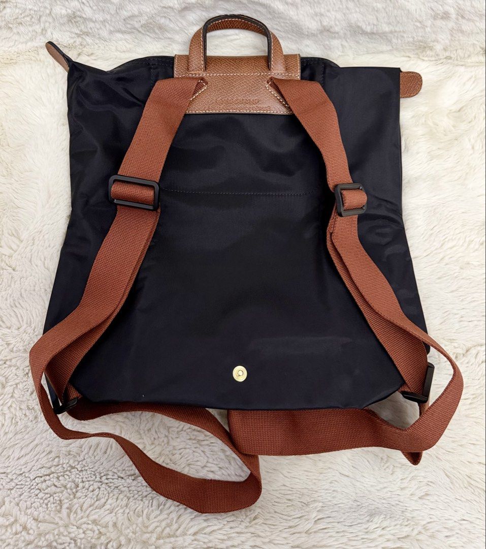 Authentic Longchamp Large Version Classic Le Pliage Backpack (Category: Backpacks) located in Manila. Submitted by mrsmdxbseller (Listing ID 1466537379, Image 2). Description: .