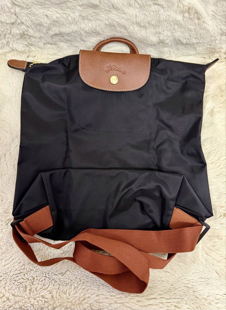 Authentic Longchamp Large Version Classic Le Pliage Backpack (Category: Backpacks) located in Manila. Submitted by mrsmdxbseller (Listing ID 1466537379, Image 1). Description: .