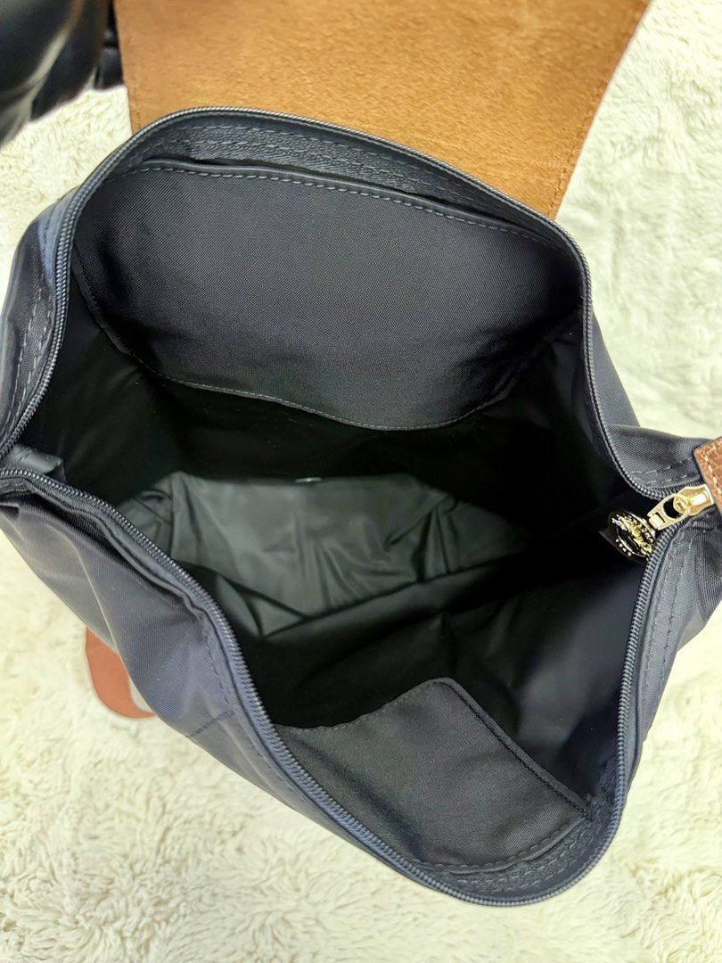 Authentic Longchamp Large Version Classic Le Pliage Backpack (Category: Backpacks) located in Manila. Submitted by mrsmdxbseller (Listing ID 1466537379, Image 3). Description: .
