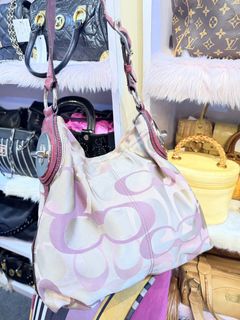 (Category: ) located in . Submitted by lovebags.ph (Listing ID 1466393826, Image 1). Description: .