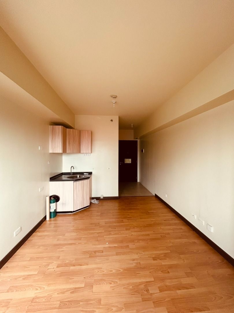 AVIDA Sola Vertis North STUDIO for rent (Category: Apartments & Condos) located in Quezon City. Submitted by cesavila (Listing ID 1466360338, Image 2). Description: AVIDA Sola Vertis North Sola - Tower 1 Area: 22sqm. Level: 8th floor Condition: Unfurnished (with window type & Water heater only) No Parking & Balcony Inclusive monthly dues Pets not allowed Lease Terms: • Minimum 1-year contract • PHP 15,000/month • Inclusive of Association Dues Vie