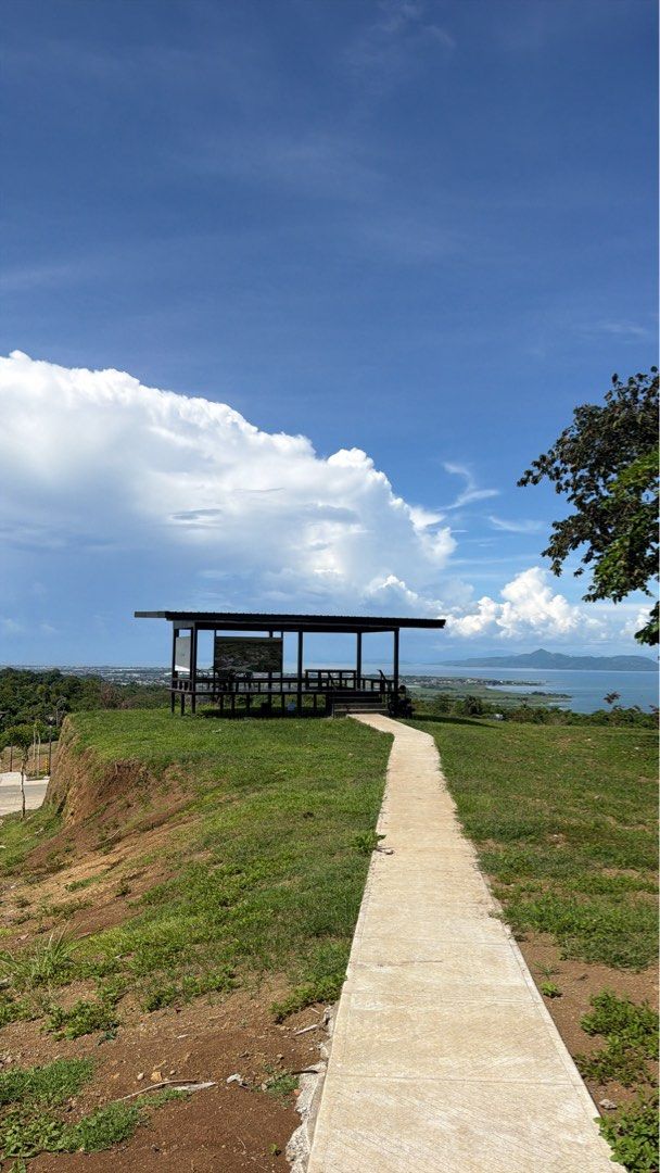Ayala Greenfield Estates phase 10 pre-selling corner lot (Category: Gardening Tools & Ornaments) located in San Juan City. Submitted by royceee (Listing ID 1466439721, Image 1). Description: Message me for lot site visit and sample computation. Royce Carlos 09561346746.