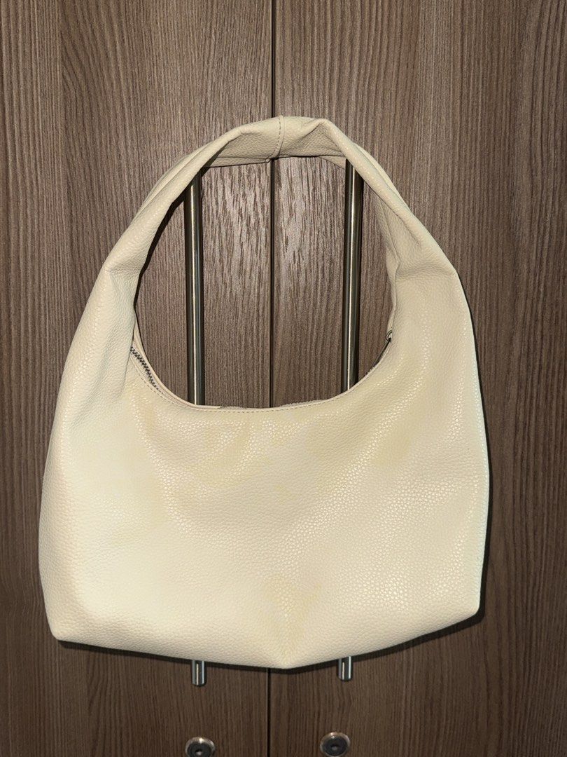 aztrid small hobo bag - sundae (Category: Shoulder Bags) located in Binan City. Submitted by eeaiaa (Listing ID 1466362564, Image 2). Description: bought it for ₱850 rp: ₱949 silver hardware mod: lalamove/j&t price negotiable! .