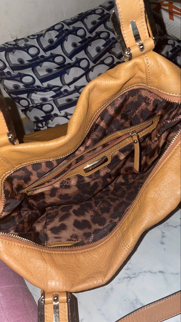 B mowsky (Category: Luxury Bags & Wallets) located in Quezon City. Submitted by alexaa22 (Listing ID 1466469947, Image 2). Description: .