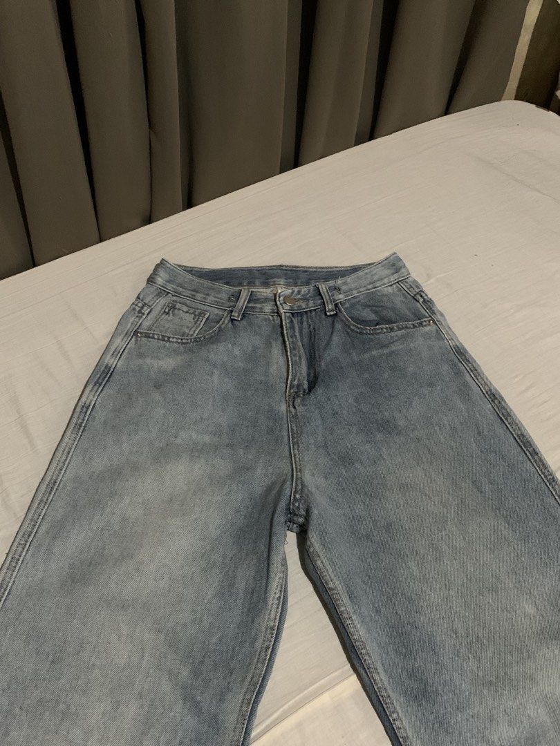 Baggy Washed Denim (Category: Jeans) located in Manila. Submitted by belleflor (Listing ID 1466419868, Image 2). Description: These are heavy cotton denim jeans with a perfect, roomy 90s baggy fit. They have a faded vintage wash that goes with anything and are pre-washed so they feel soft and comfortable right away..
