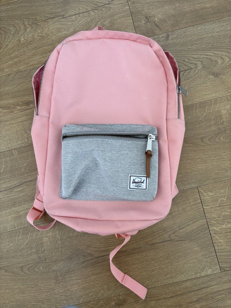 Bagpack Herschel (Category: Backpacks) located in Taguig. Submitted by melescolar (Listing ID 1466413194, Image 1). Description: .
