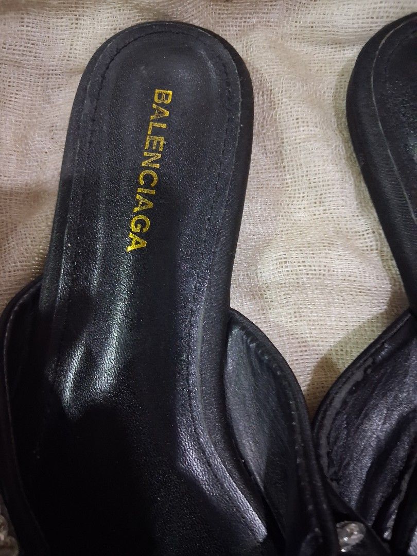 Balenciaga (Category: Sneakers & Footwear) located in Koronadal. Submitted by glai1992 (Listing ID 1466414652, Image 3). Description: balenciaga size 37.