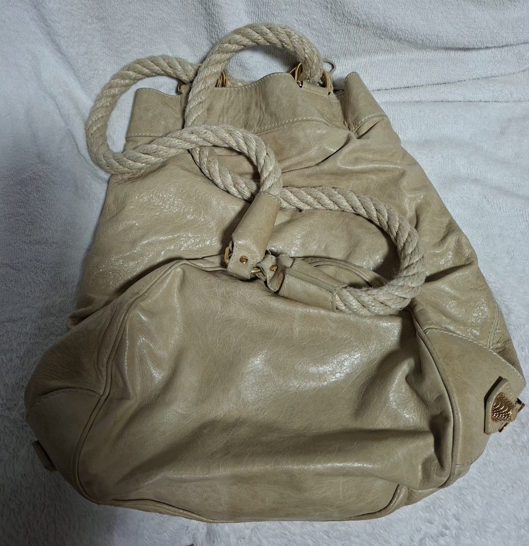 Balenciaga (Category: Backpacks) located in Manila. Submitted by givesudlyt08 (Listing ID 1466469385, Image 3). Description: authentic ,rare balenciaga , no issue with orig dust bag ..