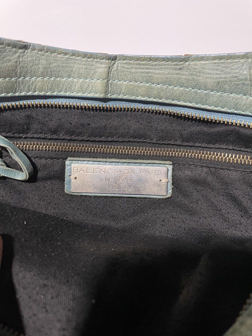 Sold (Category: Tote Bags) located in Las Pinas. Submitted by mistyger. (Listing ID 1466487945, Image 3). Description: Good for personal use Bawal sa maarte .