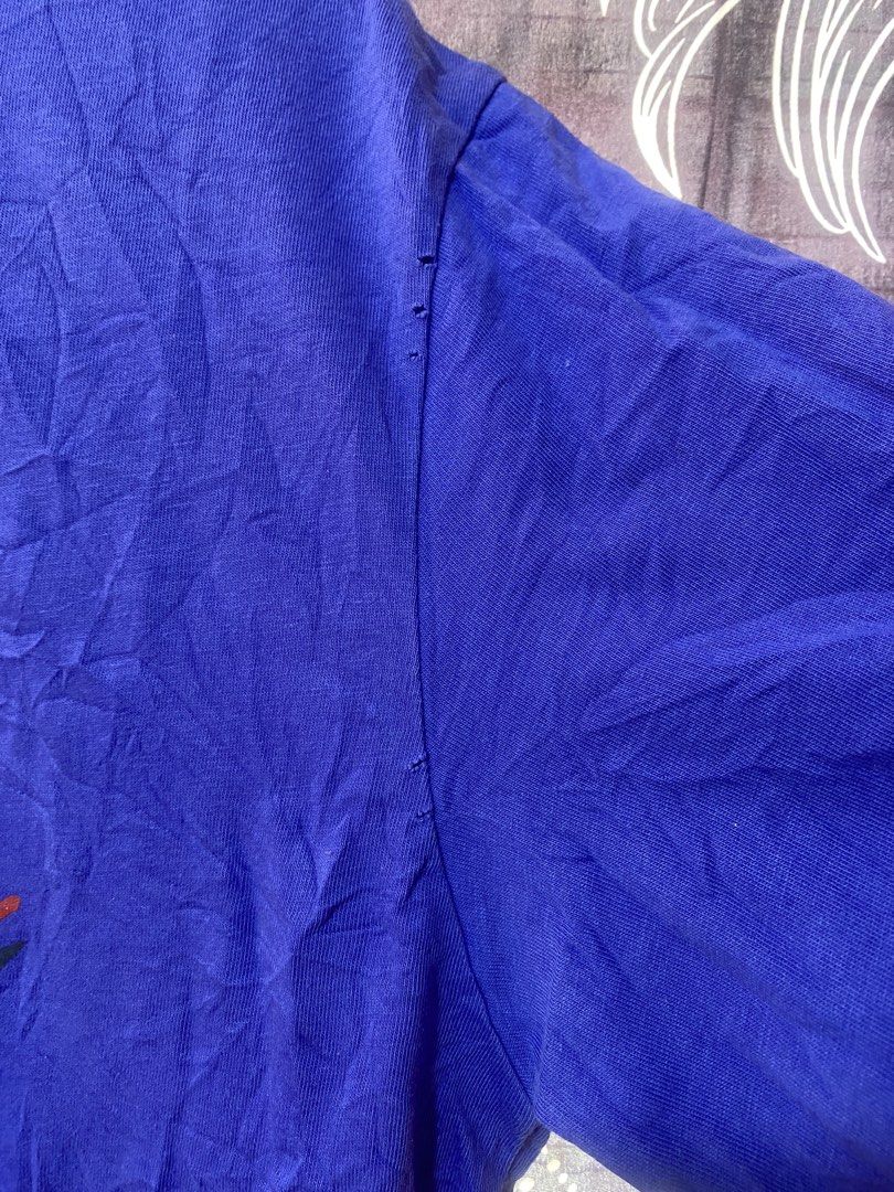 Balenciaga distressed (Category: Tshirts & Polo Shirts ) located in Angeles City. Submitted by reyhermano07 (Listing ID 1466513354, Image 3). Description: balencaiaga distressed Size. Med to large Good Condition No Issue.