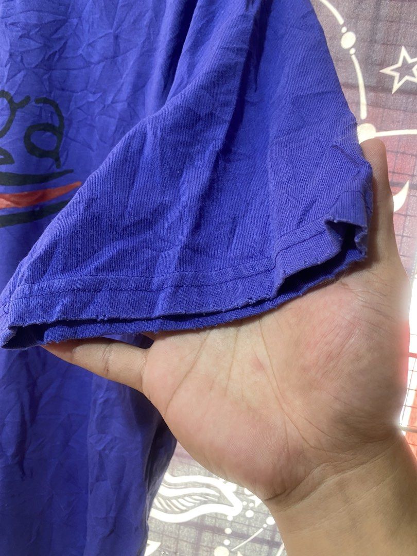 Balenciaga distressed (Category: Tshirts & Polo Shirts ) located in Angeles City. Submitted by reyhermano07 (Listing ID 1466513354, Image 2). Description: balencaiaga distressed Size. Med to large Good Condition No Issue.