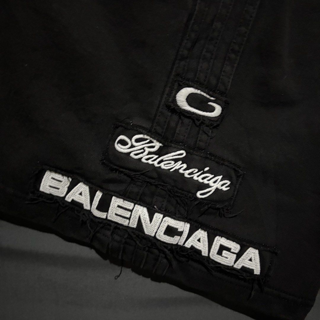 BALENCIAGA EMBROID SCRIPT SHORT (Category: Shorts) located in Taytay. Submitted by dwinsapparel (Listing ID 1466445841, Image 2). Description: BALENCIAGA EMBROID SCRIPT SHORT W-GARTERIZE UP TO 38 L-21 LEGHOLE -16 HEM -14.5 EXCELLENT CONDITION NEED WASH CUT WASHTAGS.