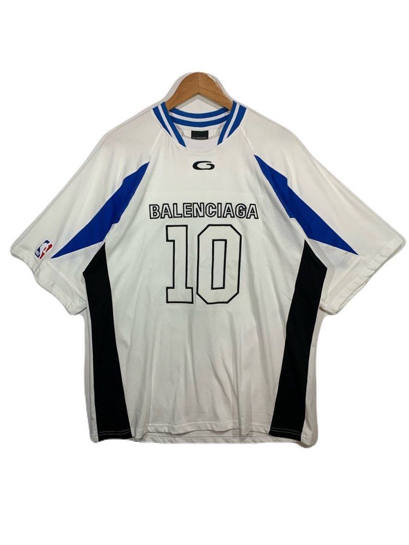 BALENCIAGA SHIRT (Category: Tshirts & Polo Shirts ) located in Bongabong. Submitted by freshrelic (Listing ID 1466341799, Image 2). Description: Balenciaga shirt details are shown in first image.