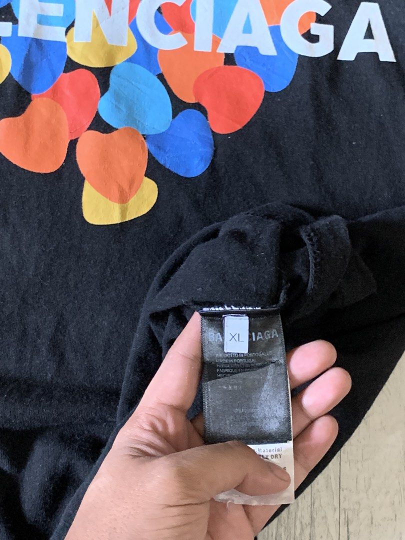 Balenciaga Sweatshirt Jacket (Category: Luxury Apparel) located in Manila. Submitted by sgthriftmanila2.0 (Listing ID 1466435188, Image 3). Description: Balenciaga Sweatshirt Jacket Size fit: M-Large 22x28.5 Tags: Wash tag only Condition: Like new Colorate: 9.8/10 DM 📥.