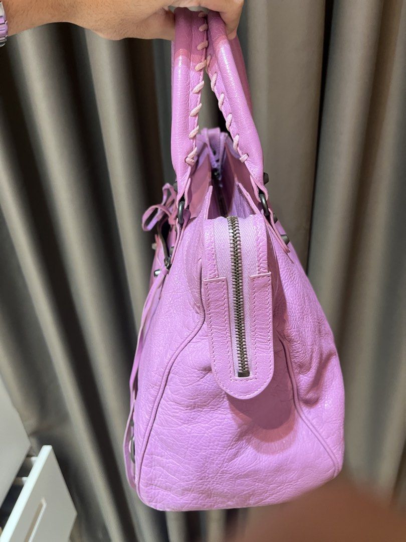Balenciaga Velo (Category: Luxury Bags & Wallets) located in Manila. Submitted by luxuryitems_bybosst (Listing ID 1466519930, Image 2). Description: Authentic with strap showroom capitol hills.