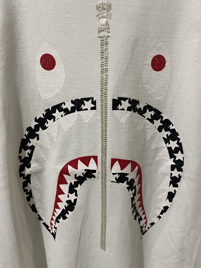 BAPE SHARK TEE (Category: Tshirts & Polo Shirts ) located in Rizal. Submitted by thrift.cartel (Listing ID 1466378472, Image 2). Description: NOT SURE IF WASHABLE.