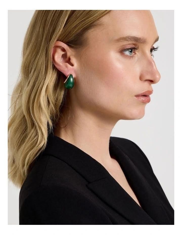 Basque Green Teardrop Earring in Green (Category: Visual & Hearing Aids) located in Manila. Submitted by ormelynmal86309 (Listing ID 1466443155, Image 3). Description: Basque Green Teardrop Earring in Green ~~~~Php 500.