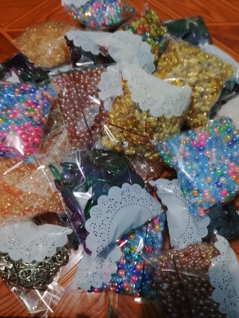 beads assorted,all items (Category: Luxury Accessories) located in Quezon City. Submitted by freeriver_260a17 (Listing ID 1466462456, Image 2). Description: good for accessories earrings bracelet, necklace or more decor.