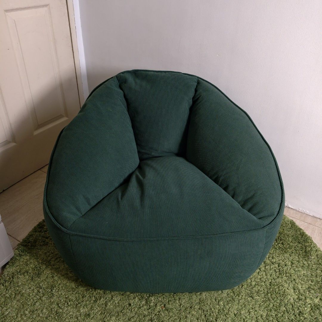 Bean Bag Sofa (Category: Chairs) located in Antipolo. Submitted by millennialthrifter (Listing ID 1466424163, Image 2). Description: 🔥BEAN BAG SOFA - 1200 PESOS See last pic for size reference.