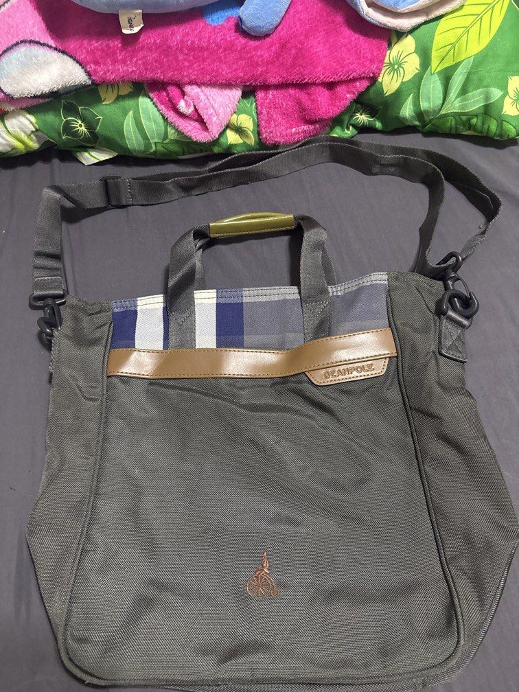 Beanpole Two Way Bag (Category: Sling Bags) located in Cavite. Submitted by owsssss (Listing ID 1466470783, Image 1). Description: .