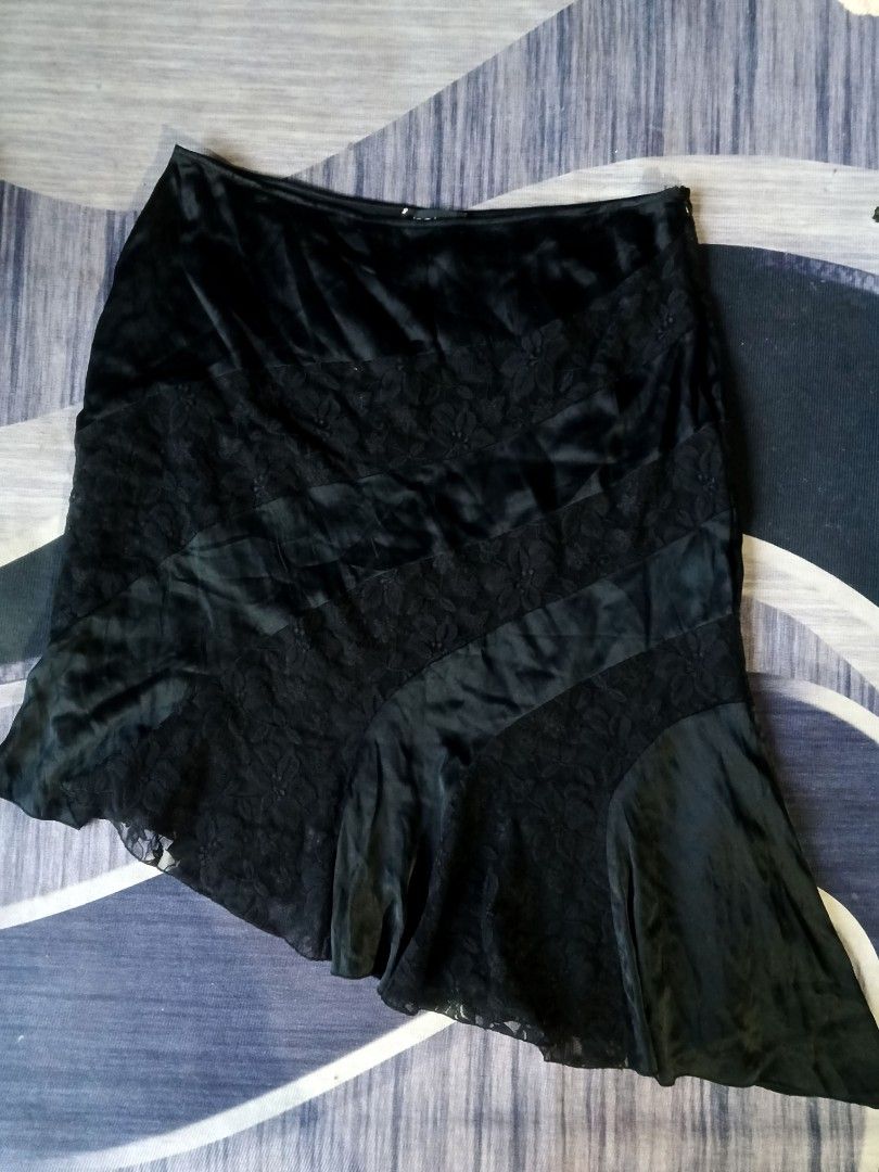 BEBE VINTAGE Y2K MESH (Category: Skirts) located in Manila. Submitted by icamalicdem29 (Listing ID 1466444141, Image 1). Description: .