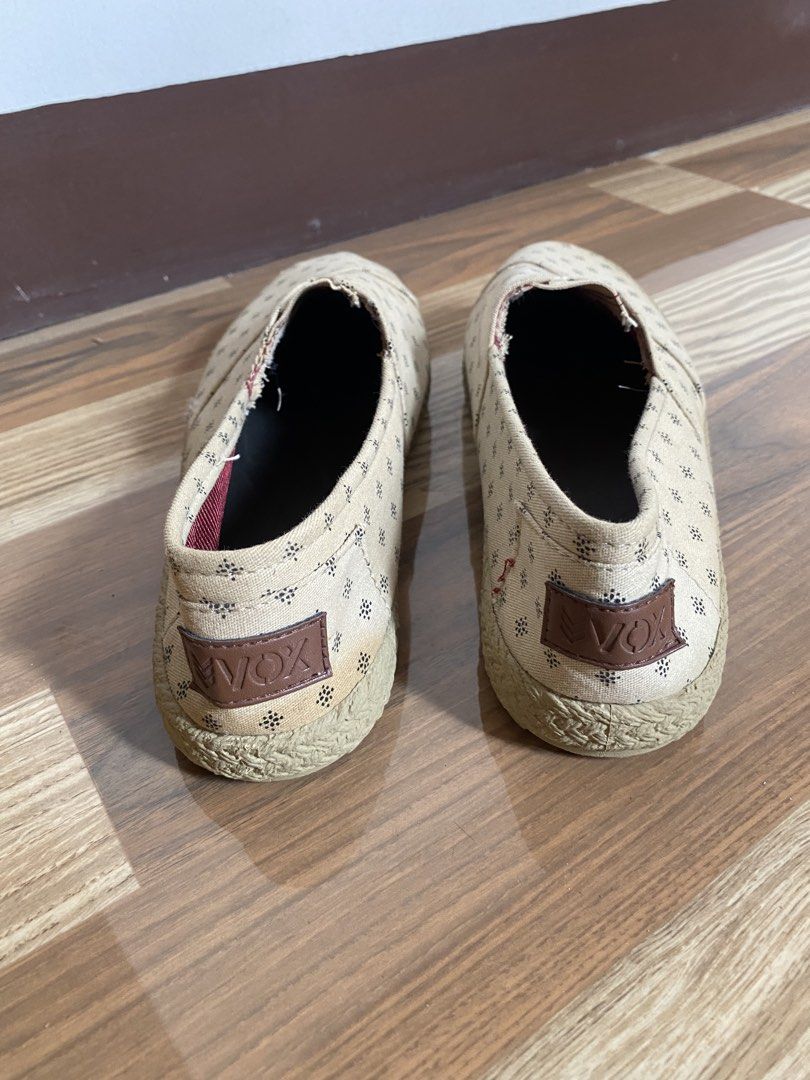 Beige Canvas Slip-On Espadrille (Category: Flats & Sandals) located in Antipolo. Submitted by pauuiieee (Listing ID 1466353280, Image 3). Description: .