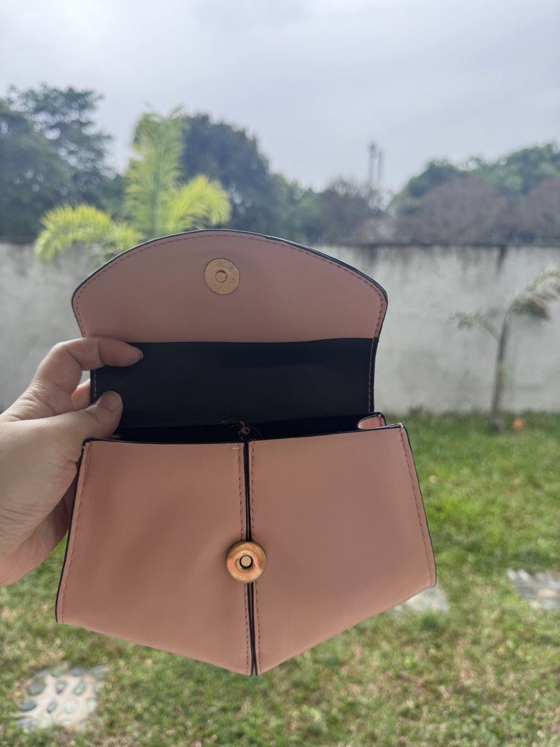 Belt Bag Plain Pink (Category: Wallets & Card holders) located in Mexico. Submitted by hayascentph (Listing ID 1466471549, Image 3). Description: *Brand New & Sealed *Mode of payment Gcash/Maya Wallet *Delivery Fee to be shouldered by buyer *We ship Nationwide *Courier JNT or LBC cash on delivery, Cash on pick up in nearest LBC branch Need a new scent? Follow my Facebook page for perfume finds! Facebook Page: Haya Scent Carousell: hayascentph Ope
