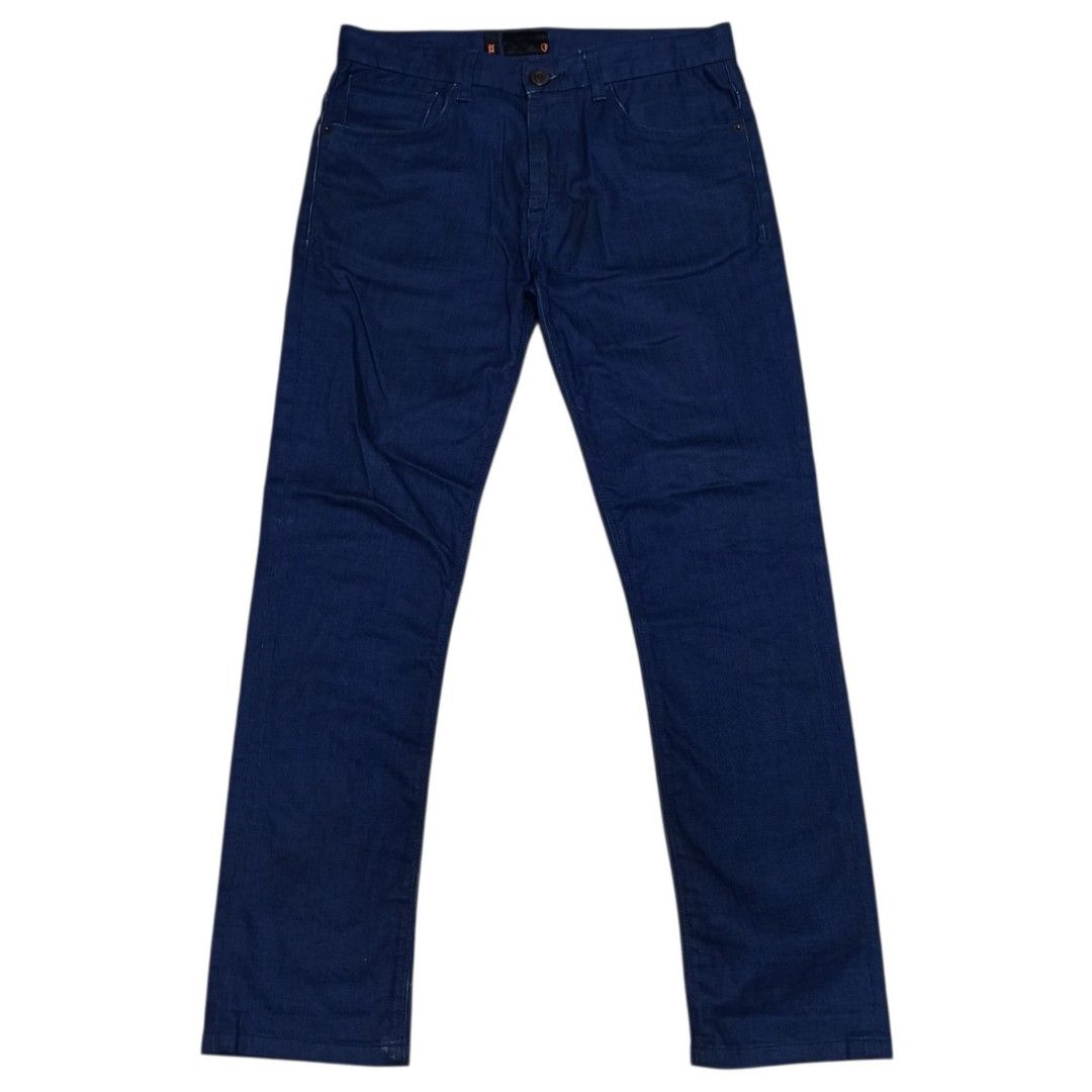 Ben Sherman Rod Blue Jeans Size 32 (Category: Jeans) located in Nasugbu. Submitted by staffpicks1515 (Listing ID 1466404063, Image 2). Description: - Brand: Ben Sherman - Model: Rod - Color: Blue (Clean dark wash) - Size: 32 waist / 29 inseam - Pockets: Two side pockets, two back pockets - Details: Leather brand patch on back waistband - Origin: Made in Turkey - Condition: Ready to wear.