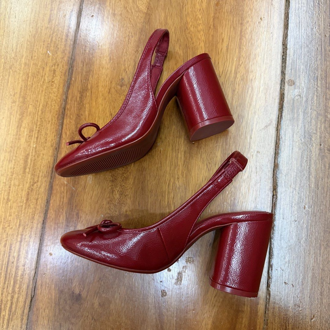 Bershka Heelsp (Category: Heels) located in Muntinlupa City. Submitted by myrandomthingz (Listing ID 1466501438, Image 2). Description: ONLY FITTED.
