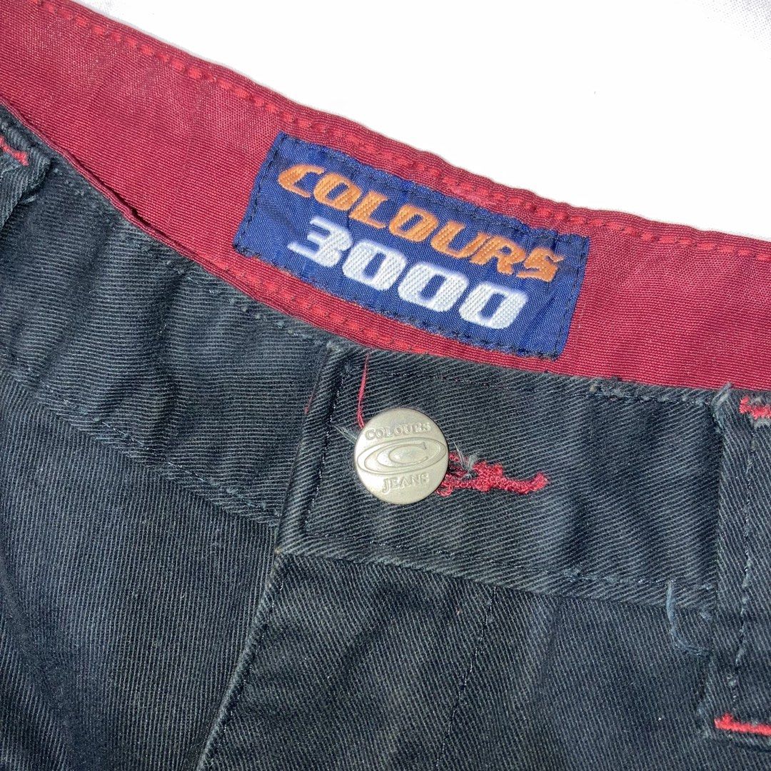 Big Pocket Y2K Jorts Size 32 (Category: Shorts) located in Manila. Submitted by jeeyymzs (Listing ID 1466389753, Image 2). Description: Y2K Big Pockets Jorts Brand: Colours 3000 Condition: 9.5/10 Color Rate: 9/10 Waist: 32 Length: 29 Thigh: 15 Leg Opening: 11.5 Price: 500 pesos only +SF sa malayo Location: Quezon City, near SM North EDSA/Trinoma.