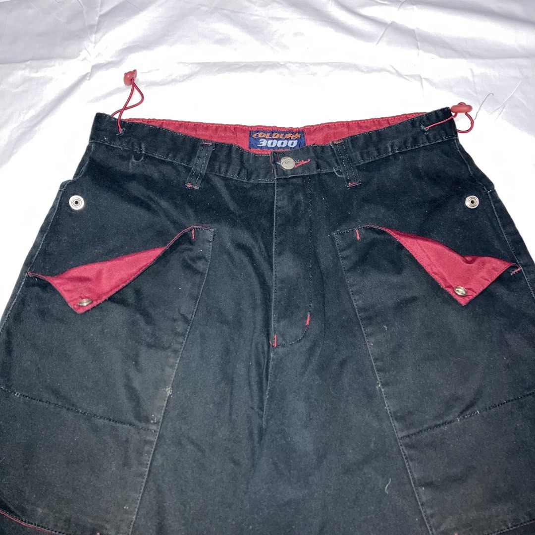 Big Pocket Y2K Jorts Size 32 (Category: Shorts) located in Manila. Submitted by jeeyymzs (Listing ID 1466389753, Image 3). Description: Y2K Big Pockets Jorts Brand: Colours 3000 Condition: 9.5/10 Color Rate: 9/10 Waist: 32 Length: 29 Thigh: 15 Leg Opening: 11.5 Price: 500 pesos only +SF sa malayo Location: Quezon City, near SM North EDSA/Trinoma.