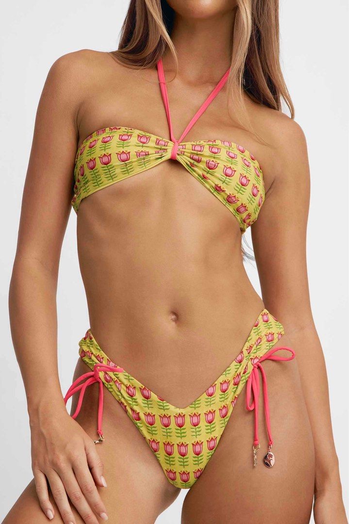 bikini set (Category: Bikinis & Swimsuits) located in Taguig. Submitted by shoppiaholic (Listing ID 1466388567, Image 1). Description: top - s bottom - m.