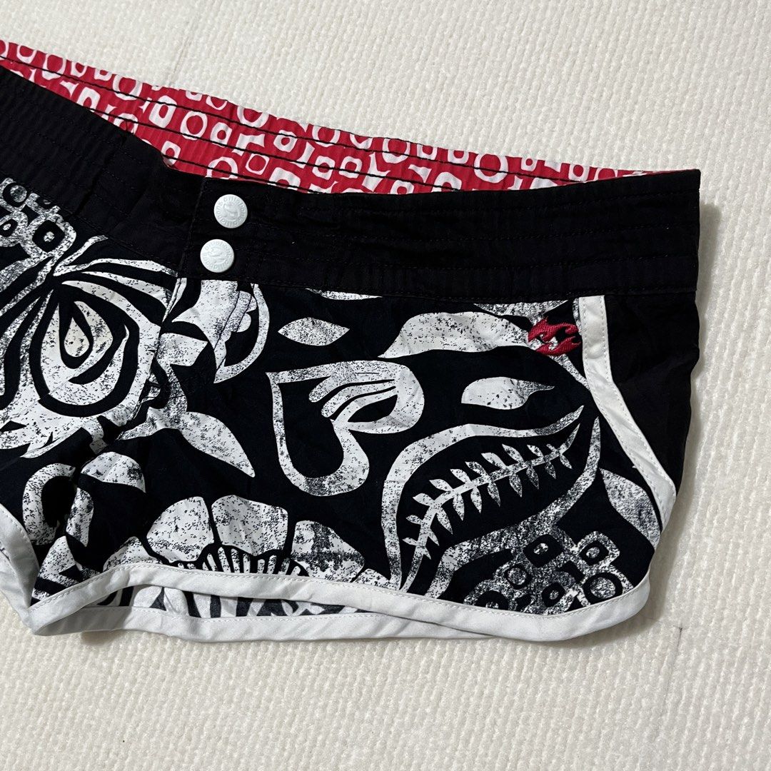 billabong boardshort womens (Category: Activewear) located in Malay. Submitted by oplt_dept. (Listing ID 1466459425, Image 2). Description: -washed & clean -surfwear essentials -waist:35 -length:8 -leg opening:12 -made in China .