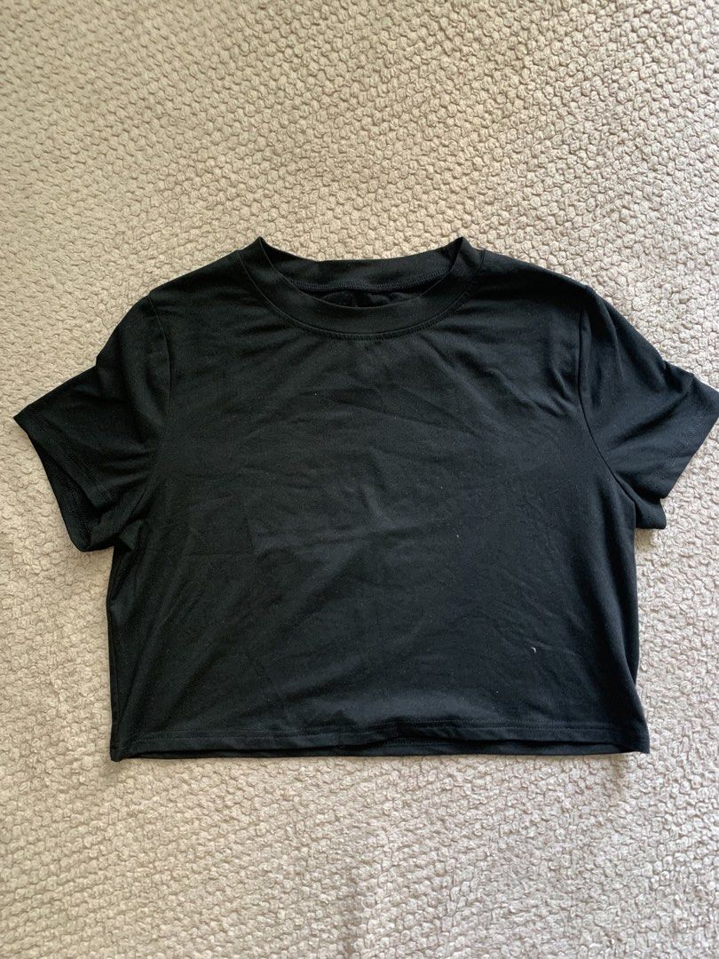 Black Basic Croptop (Category: Shirts) located in Manila. Submitted by nuelaar (Listing ID 1466344624, Image 1). Description: size M - L.